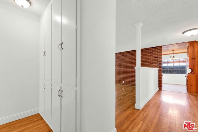 16507 Calahan Street, North Hills (los Angeles), CA 91343