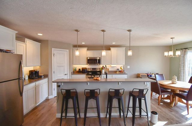 306 E Quail Drive, Oxford, IN 47971