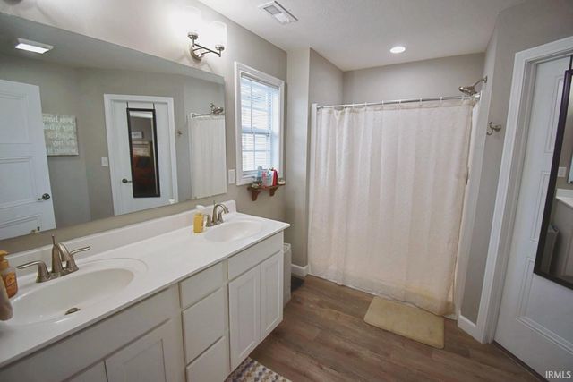 306 E Quail Drive, Oxford, IN 47971