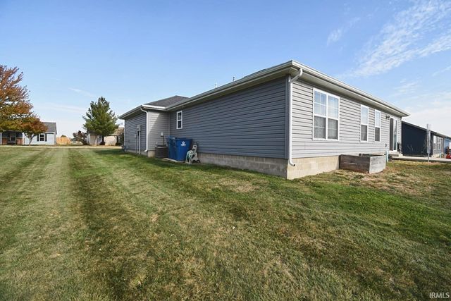 306 E Quail Drive, Oxford, IN 47971