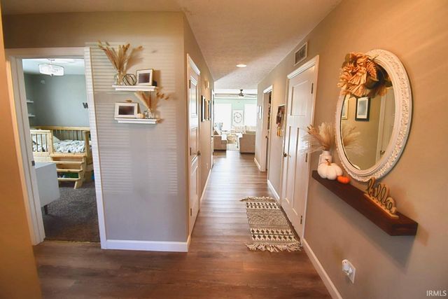 306 E Quail Drive, Oxford, IN 47971