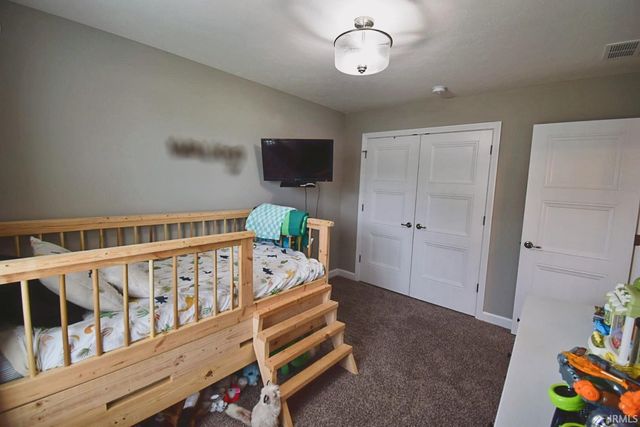 306 E Quail Drive, Oxford, IN 47971