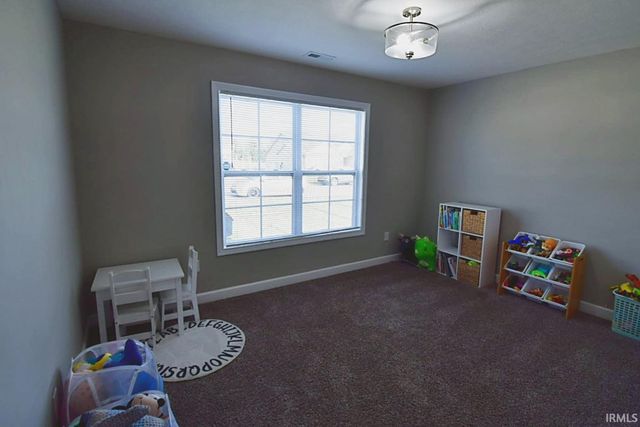 306 E Quail Drive, Oxford, IN 47971