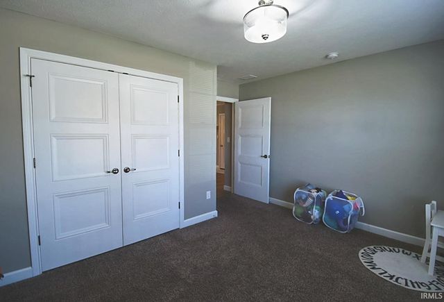 306 E Quail Drive, Oxford, IN 47971