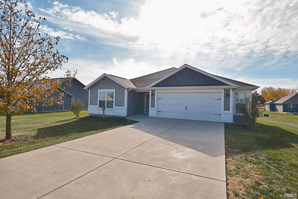 306 E Quail Drive, Oxford, IN 47971
