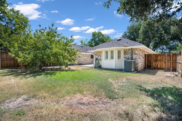 10115 Laingtree Drive, Dallas, TX 75243