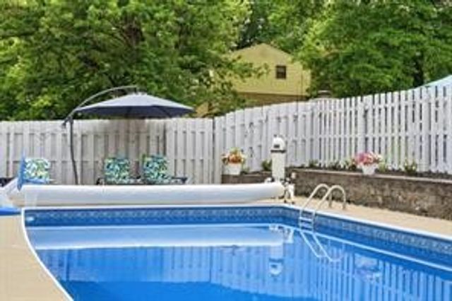 283 Brookwood Rood, Peters Twp, PA 15368