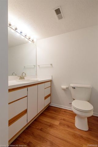 1398 Heatherwood Lane, Ann Arbor, MI 48108