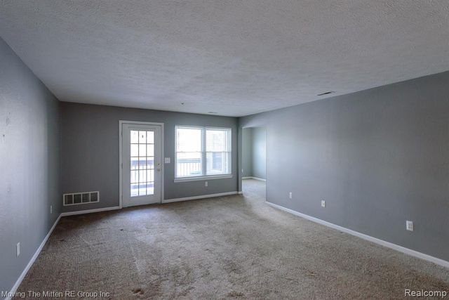 1398 Heatherwood Lane, Ann Arbor, MI 48108