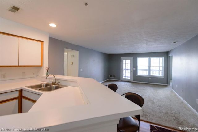 1398 Heatherwood Lane, Ann Arbor, MI 48108