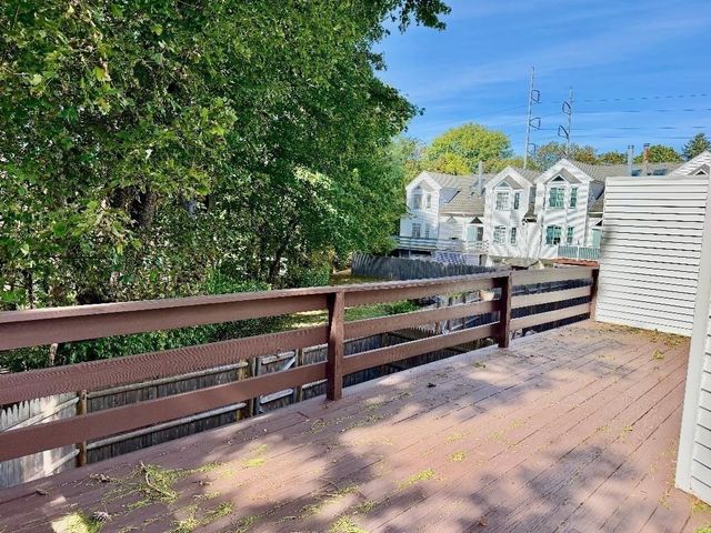27 Church St 11, Weymouth, MA 02189