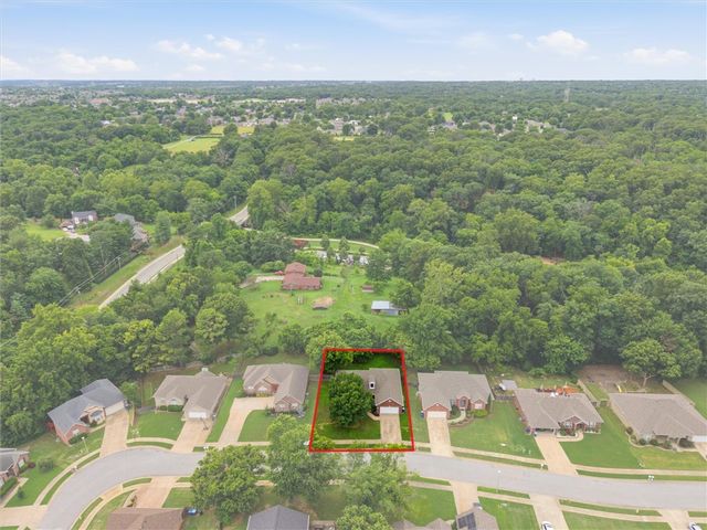 305 NW Palomino Street, Bentonville, AR 72712