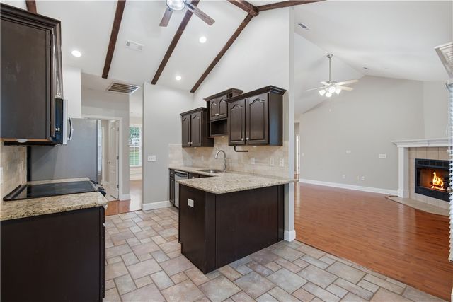 305 NW Palomino Street, Bentonville, AR 72712