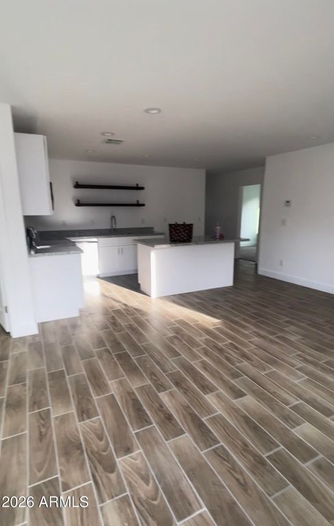 Image 3 of property listing at 5713 S 13TH Avenue, Phoenix, AZ 85041