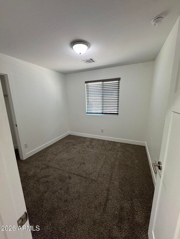 Image 6 of property listing at 5713 S 13TH Avenue, Phoenix, AZ 85041