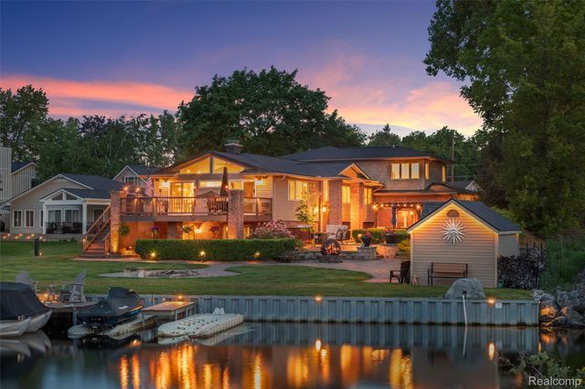 8950 Riverview, Dexter Township, MI 48169