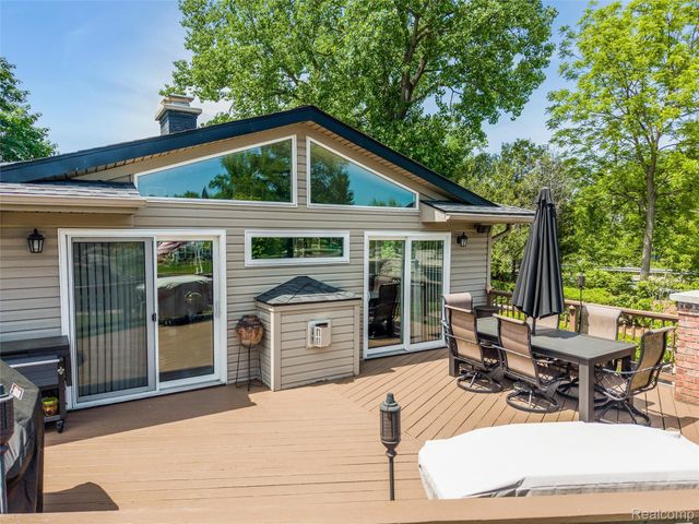 8950 Riverview, Dexter Township, MI 48169