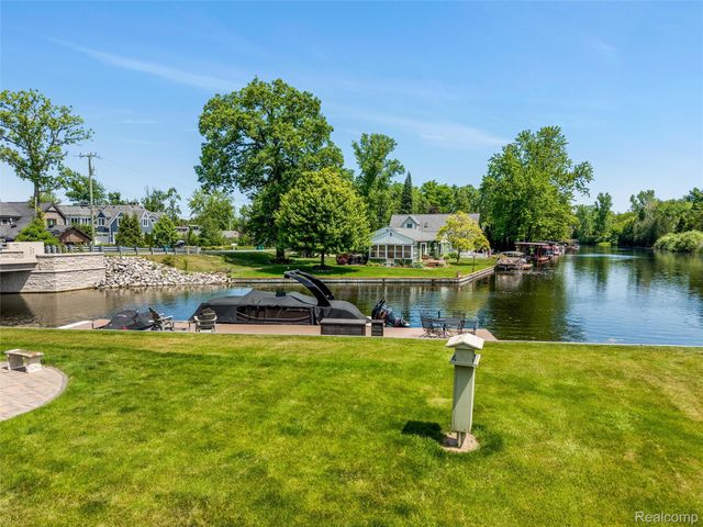 8950 Riverview, Dexter Township, MI 48169