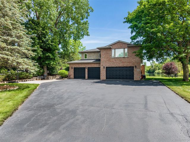 8950 Riverview, Dexter Township, MI 48169