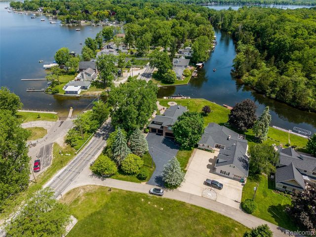 8950 Riverview, Dexter Township, MI 48169