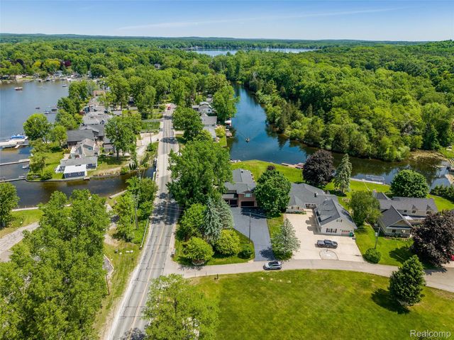 8950 Riverview, Dexter Township, MI 48169