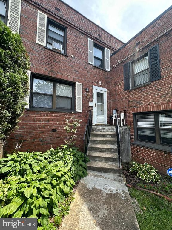 4919 SHERIFF RD NE, Washington, DC 20019