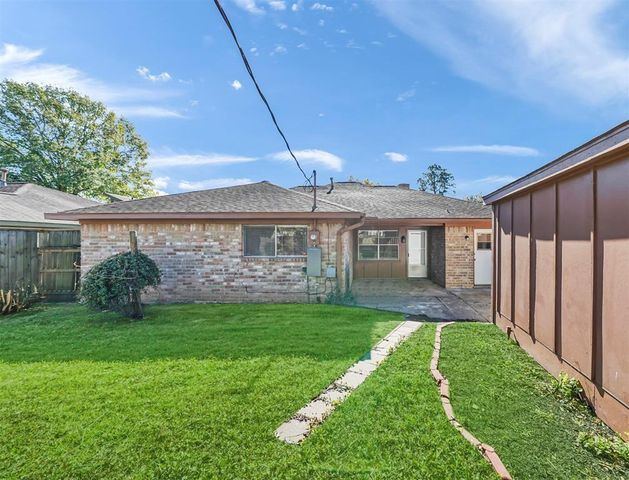 14006 Briarworth Drive, Houston, TX 77077
