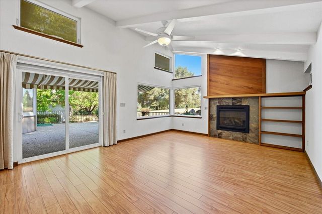 18514 Lake Forest Dr, Penn Valley, CA 95946