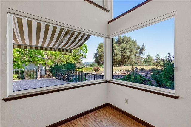 18514 Lake Forest Dr, Penn Valley, CA 95946