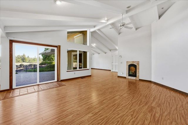 18514 Lake Forest Dr, Penn Valley, CA 95946