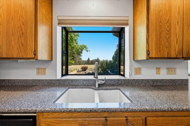 18514 Lake Forest Dr, Penn Valley, CA 95946
