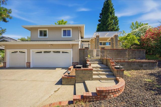 18514 Lake Forest Dr, Penn Valley, CA 95946