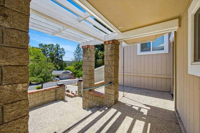 18514 Lake Forest Dr, Penn Valley, CA 95946