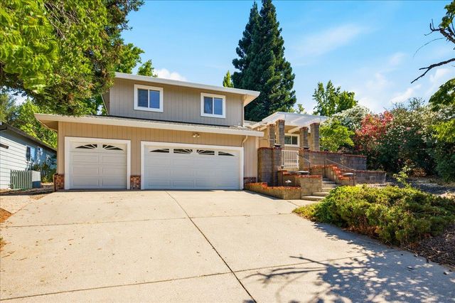 18514 Lake Forest Dr, Penn Valley, CA 95946