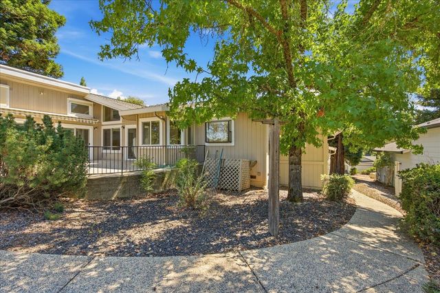 18514 Lake Forest Dr, Penn Valley, CA 95946