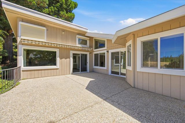 18514 Lake Forest Dr, Penn Valley, CA 95946