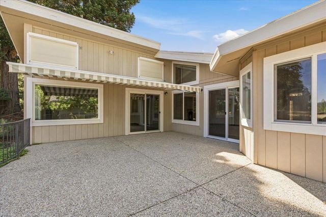 18514 Lake Forest Dr, Penn Valley, CA 95946