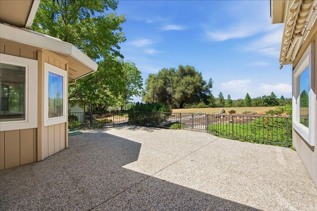 18514 Lake Forest Dr, Penn Valley, CA 95946