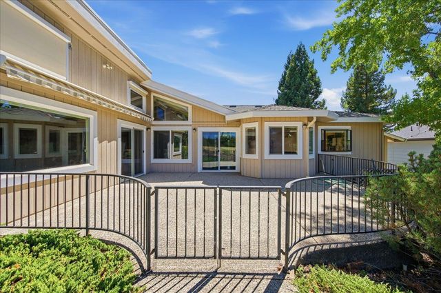 18514 Lake Forest Dr, Penn Valley, CA 95946