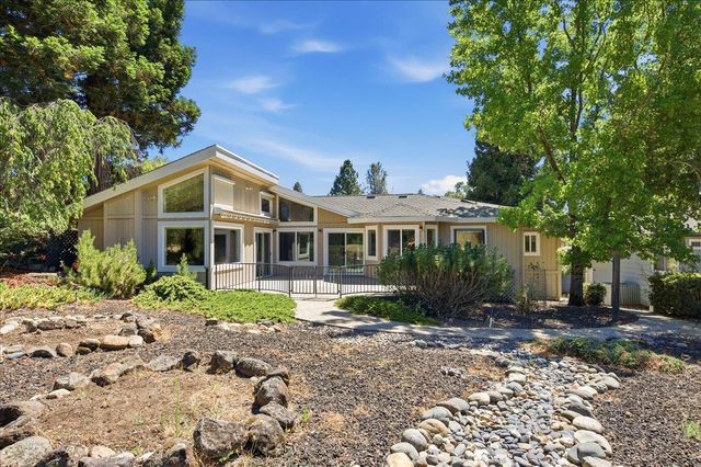 18514 Lake Forest Dr, Penn Valley, CA 95946