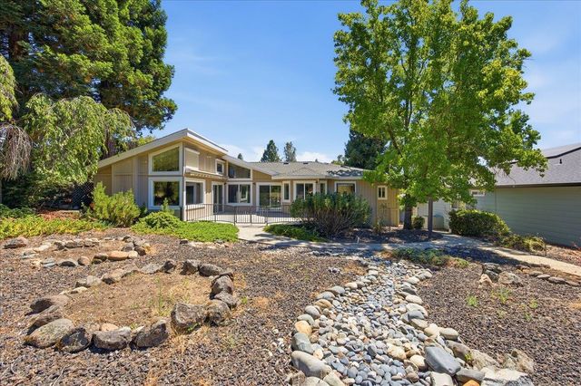 18514 Lake Forest Dr, Penn Valley, CA 95946