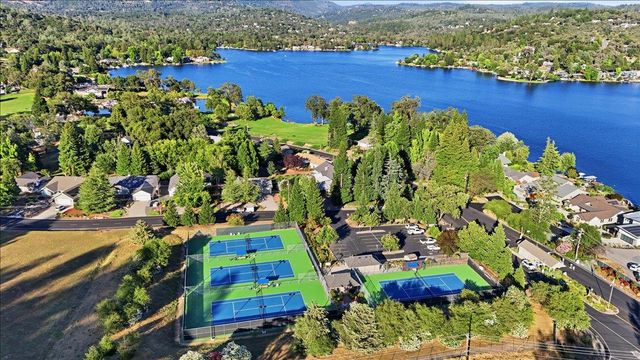 18514 Lake Forest Dr, Penn Valley, CA 95946