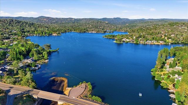 18514 Lake Forest Dr, Penn Valley, CA 95946