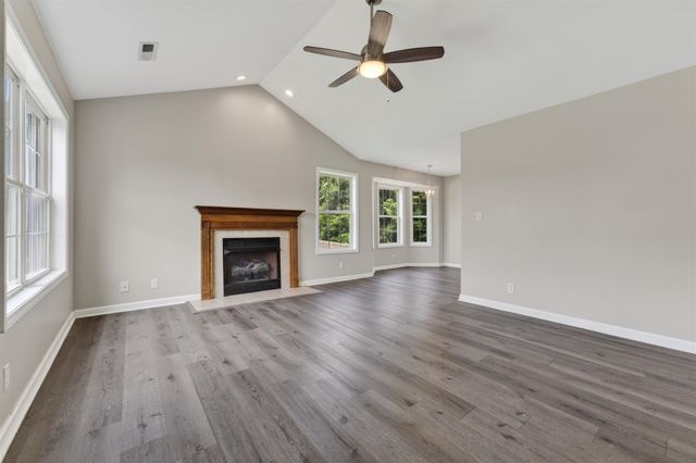 1724 Ridge Runner Ct, Clarksville, TN 37042