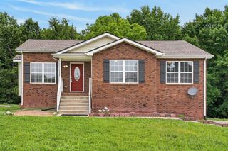 1724 Ridge Runner Ct, Clarksville, TN 37042