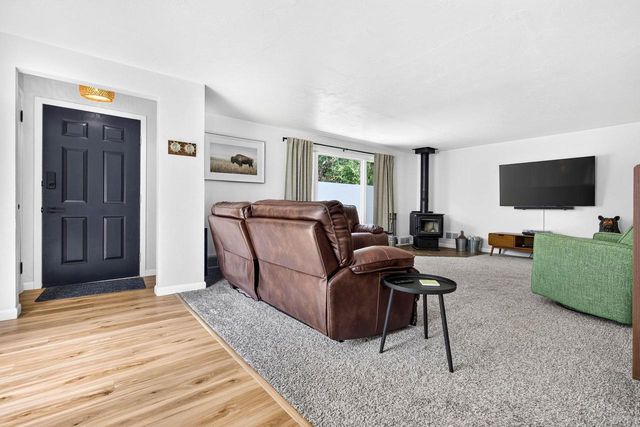 1338 LEONARD POINT ROAD, Oshkosh, WI 54904