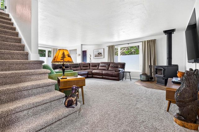 1338 LEONARD POINT ROAD, Oshkosh, WI 54904