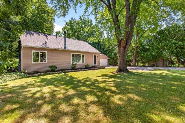 1338 LEONARD POINT ROAD, Oshkosh, WI 54904