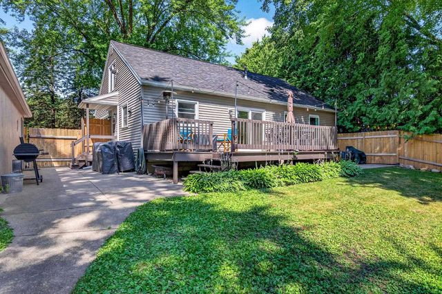 1338 LEONARD POINT ROAD, Oshkosh, WI 54904