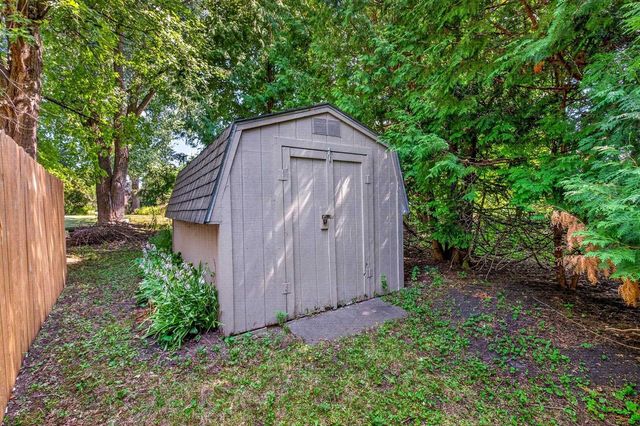 1338 LEONARD POINT ROAD, Oshkosh, WI 54904